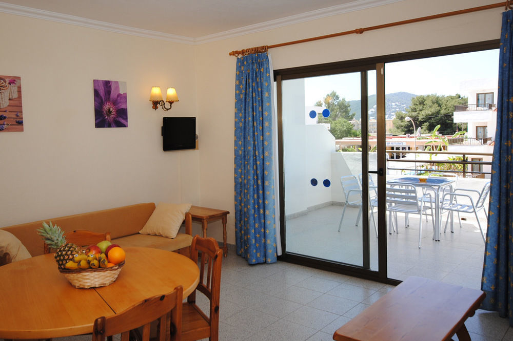 Casa Luis Apartments Santa Eularia des Riu Ngoại thất bức ảnh