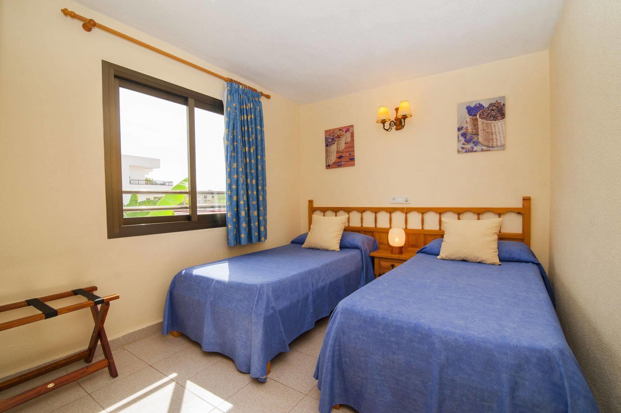 Casa Luis Apartments Santa Eularia des Riu Ngoại thất bức ảnh