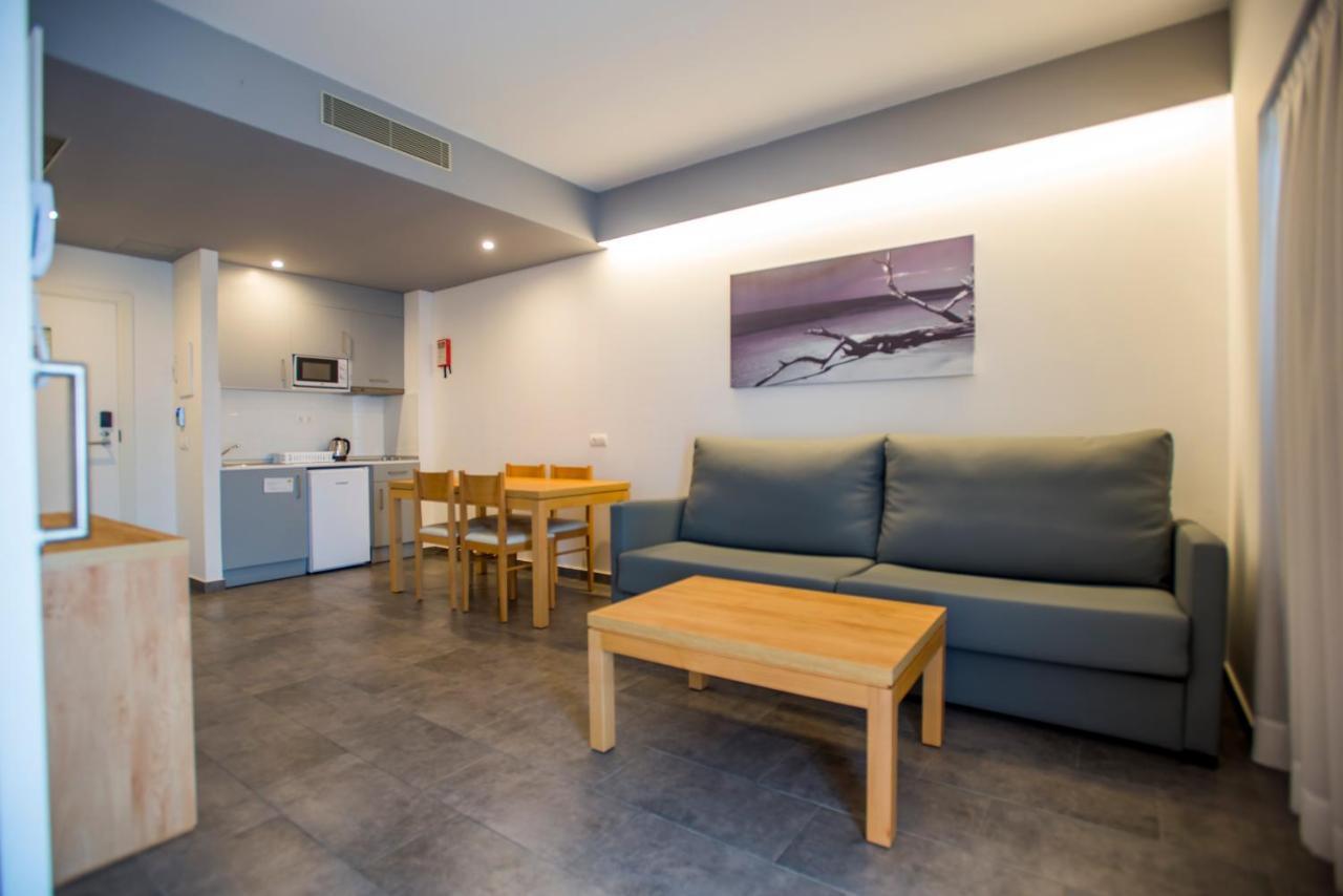 Casa Luis Apartments Santa Eularia des Riu Ngoại thất bức ảnh