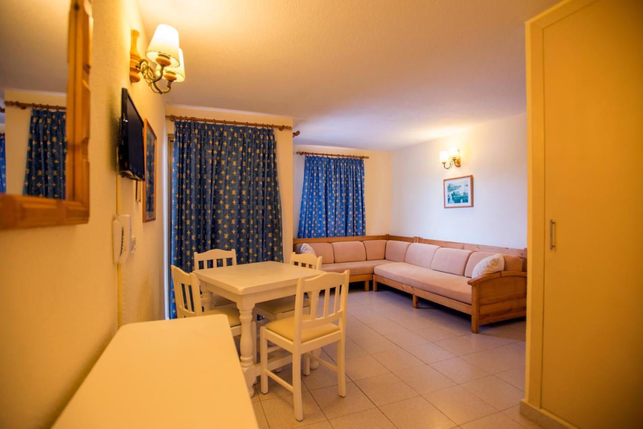 Casa Luis Apartments Santa Eularia des Riu Ngoại thất bức ảnh